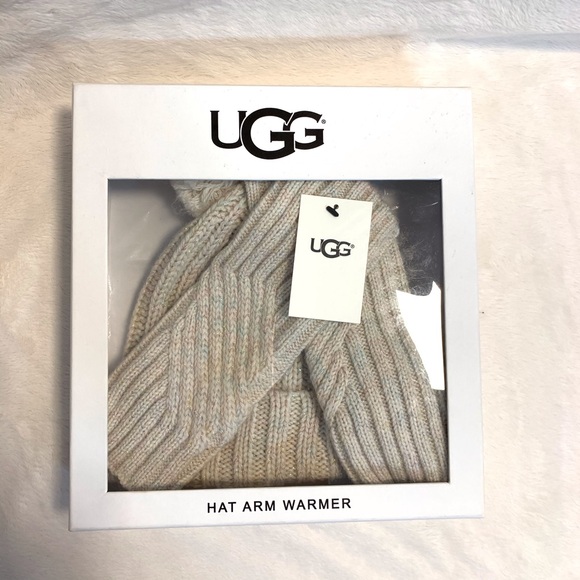 UGG Metallic Cream Knit Hat and Glove Set! - Picture 5 of 13
